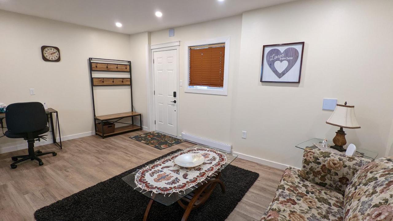 Modern Spacious 1 Bedroom In Desirable Gordon Head Near Mount Douglas Casa de férias *